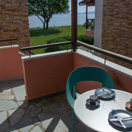 Beachfront Stylish Maisonette In Ierissos Dış mekan fotoğraf